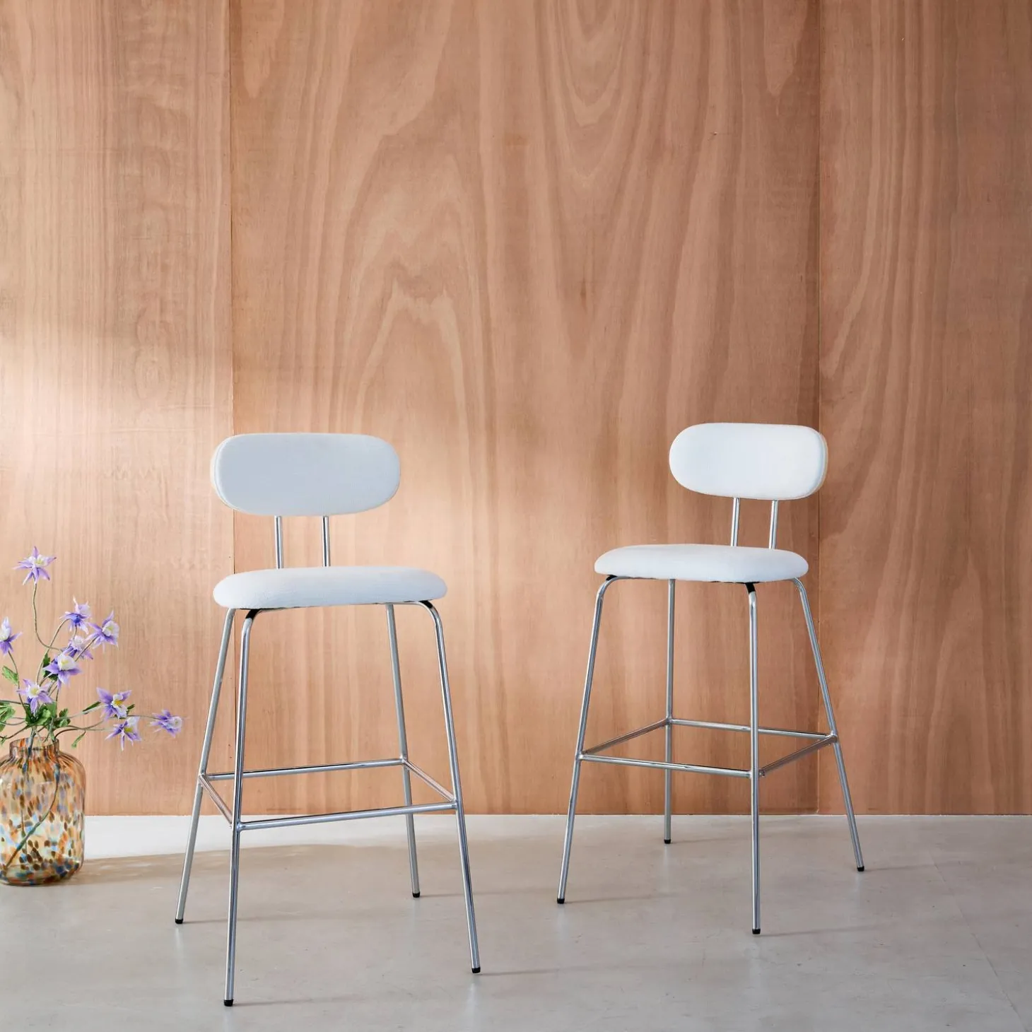 Barkruk met gebogen eikenhoutdecor en waterafstotende stof, chromen metalen poten (set van 2)