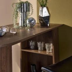 Bartafel, hoge keukentafel van houtdecor met opbergruimte