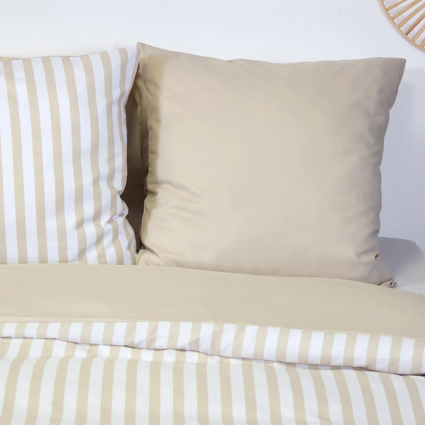 Beddengoed met beige strepen microvezel omkeerbaar