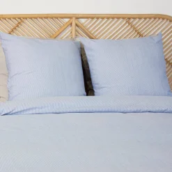Beddengoedset met blauwe strepen microvezel
