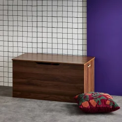 Bedeinde, walnootkleurig houtdecor