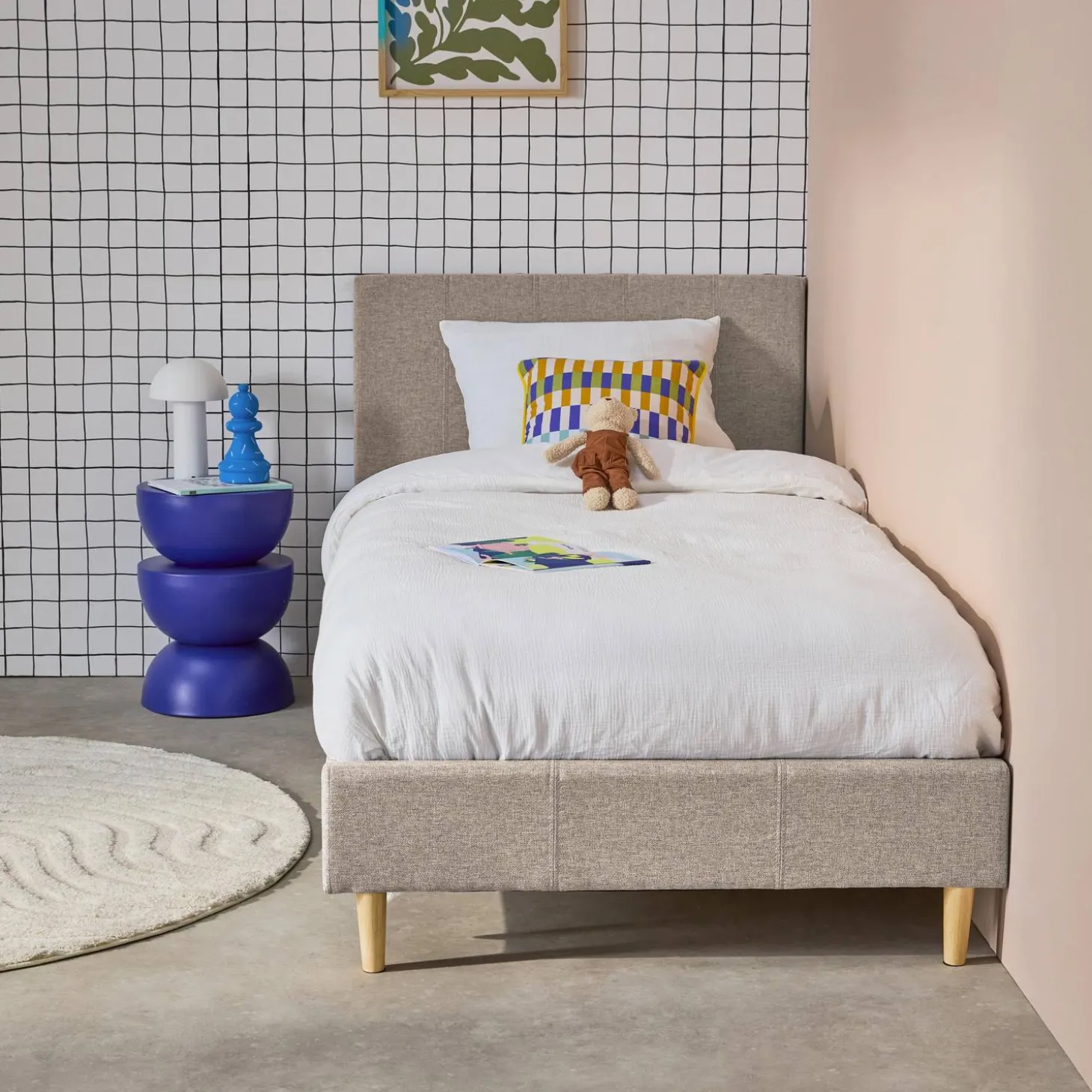 Bed met lattenbodem en hoofdeinde, stoffen afwerking