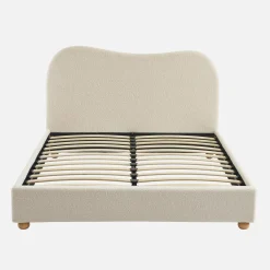 Bed met lattenbodem en hoofdeinde, wit met bouclé afwerking