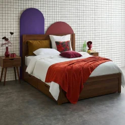 Bed 140x190cm met lattenbodem hoofdbord en 4 laden houtdecor