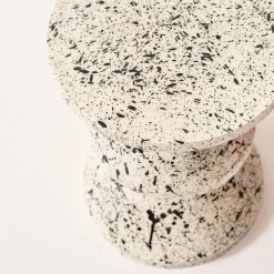 Bijzettafel, nachtkastje van geëmailleerd staal, gevlekt motief Ø33 x 47cm