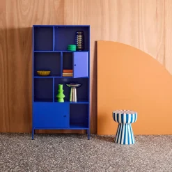 Boekenkast met 8 vakken en 2 deurtjes van metaal, industrieel