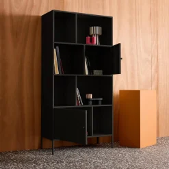 Boekenkast met 8 vakken en 2 deurtjes van metaal, industrieel