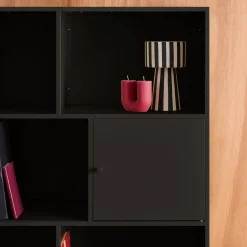 Boekenkast met 8 vakken en 2 deurtjes van metaal, industrieel