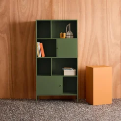 Boekenkast met 8 vakken en 2 deurtjes van metaal, industrieel