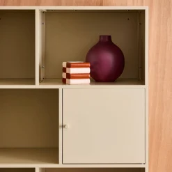 Boekenkast met 8 vakken en 2 deurtjes van metaal, industrieel