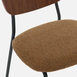 Bouclé zitting en houten rugleuning stoelen (set van 2)