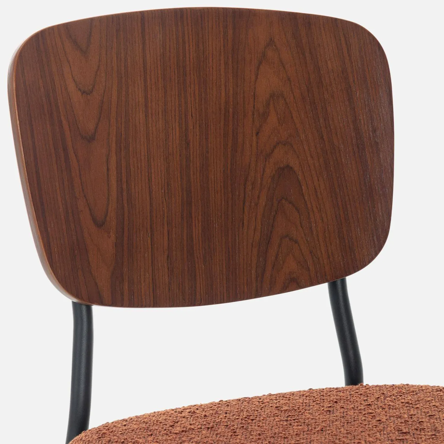 Bouclé zitting en houten rugleuning stoelen (set van 2)