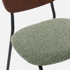 Bouclé zitting en houten rugleuning stoelen (set van 2)