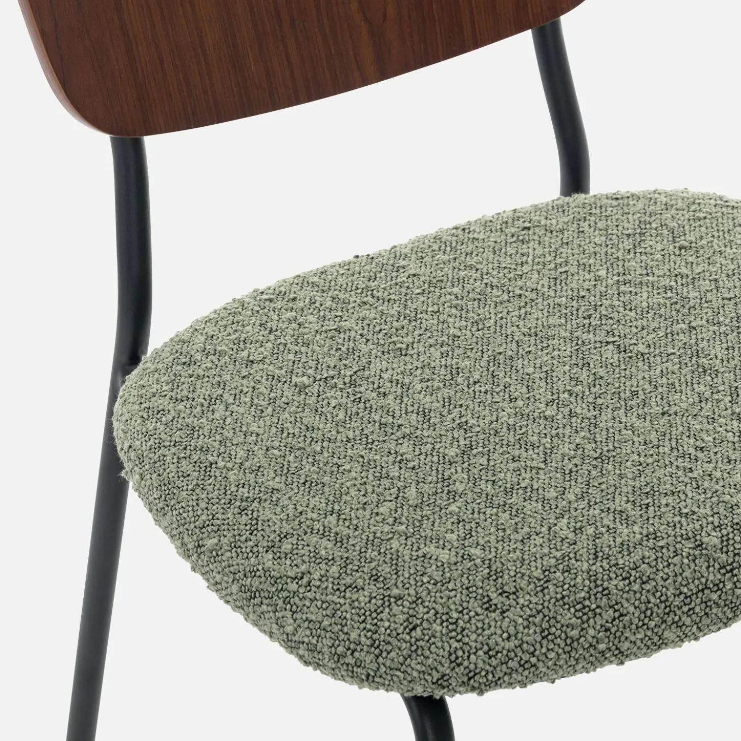 Bouclé zitting en houten rugleuning stoelen (set van 2)