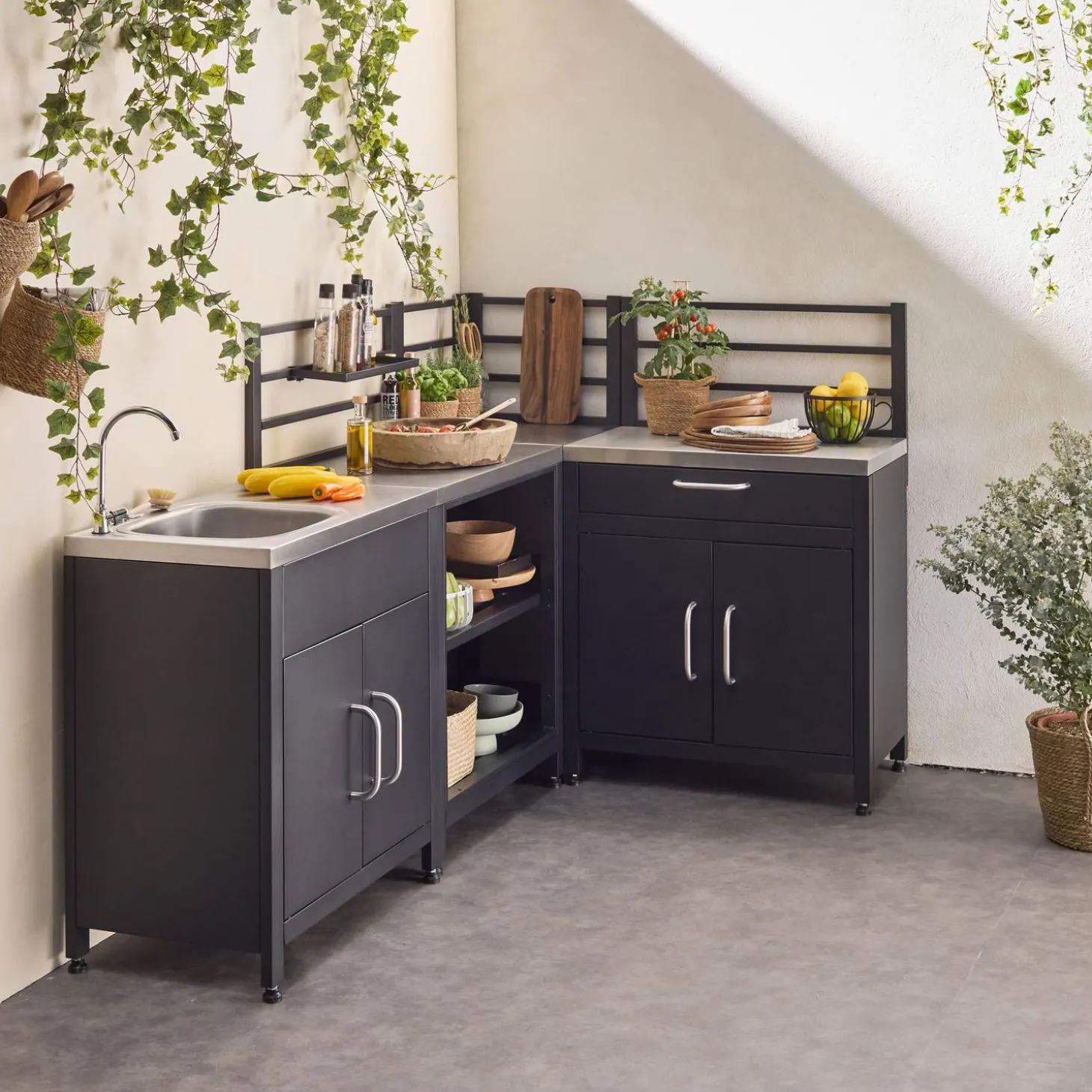 Buitenkeuken met 4 stalen modules