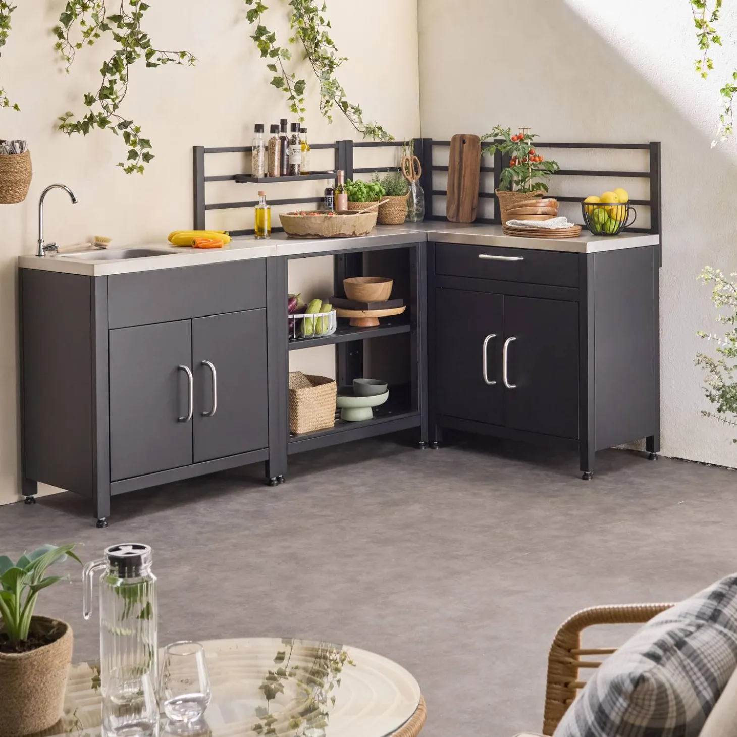 Buitenkeuken met 4 stalen modules