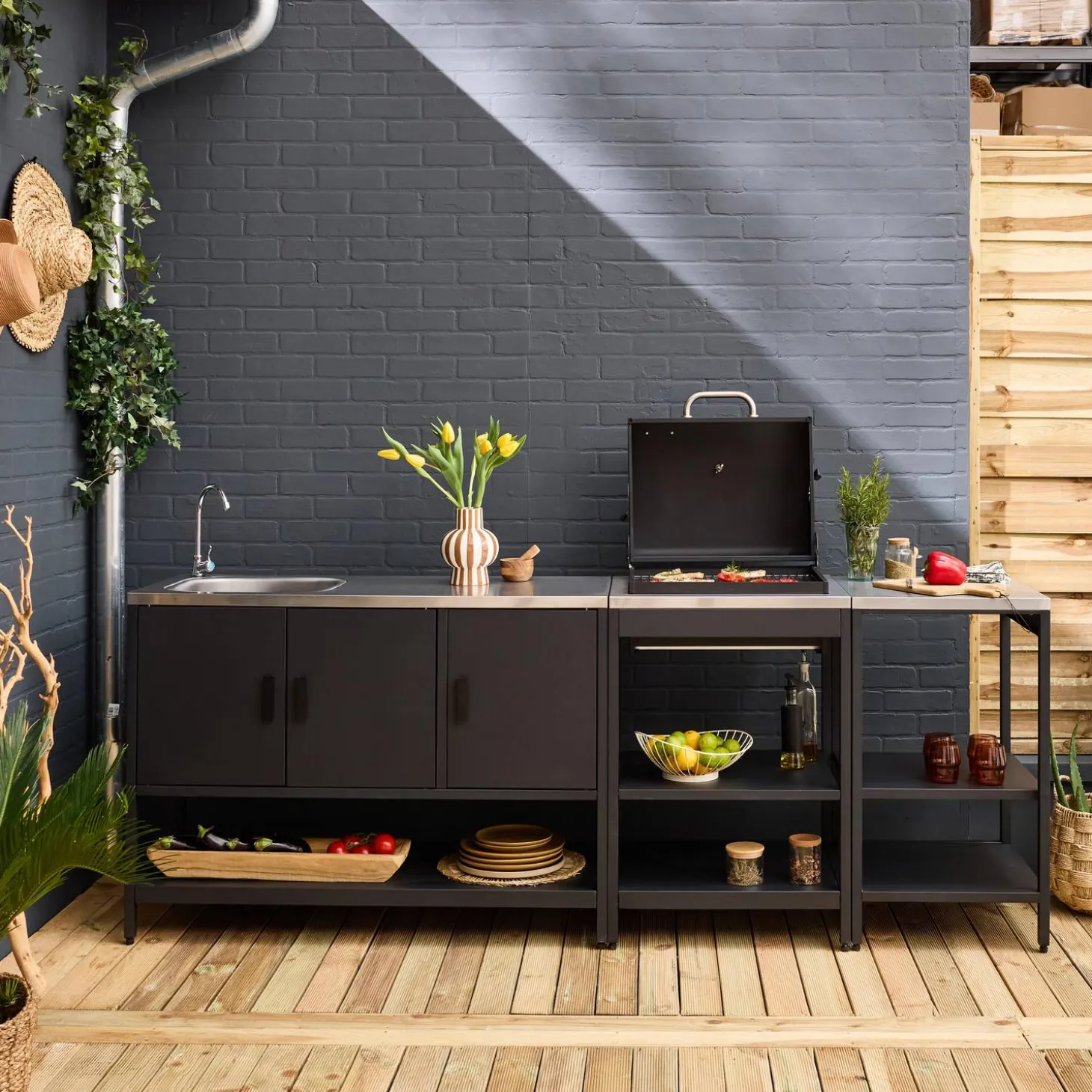 Buitenkeuken 3 modules met houtskoolbarbecue staal