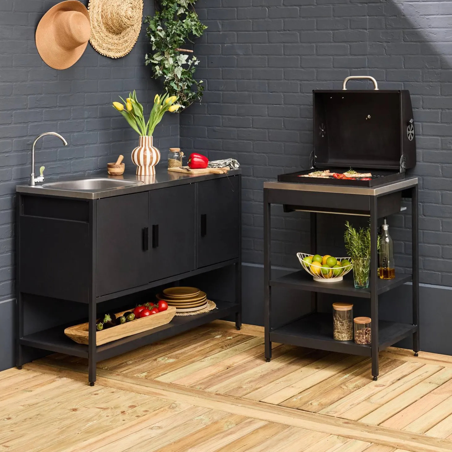 Buitenkeuken 2 modules met houtskoolbarbecue en gootsteen staal