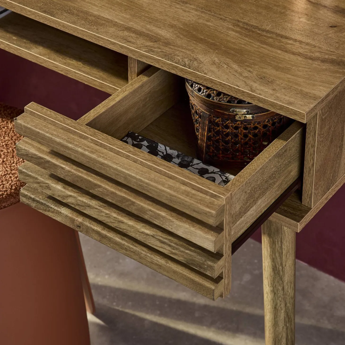 Bureau met houteffect, 2 lades