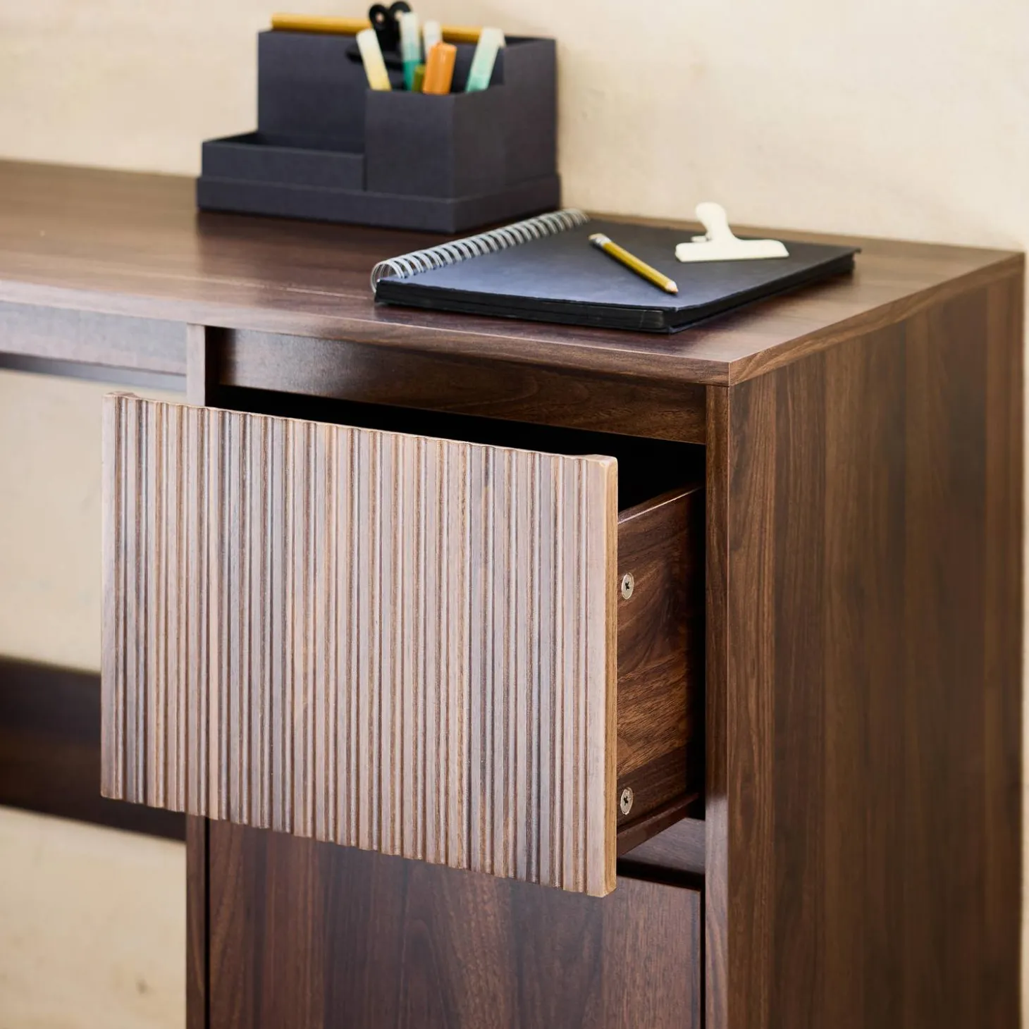 Bureau met 2 lades in Scandinavische stijl