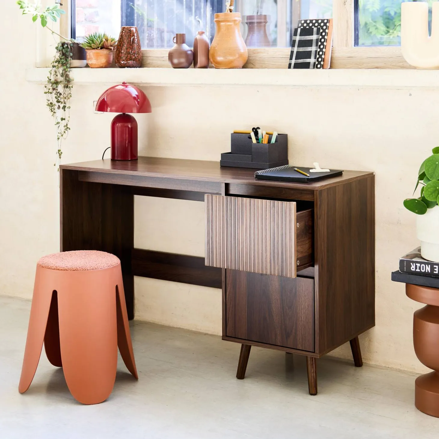 Bureau met 2 lades in Scandinavische stijl
