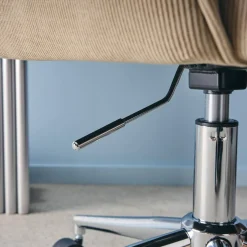 Bureaustoel op wielen in corduroy met chroom onderstel