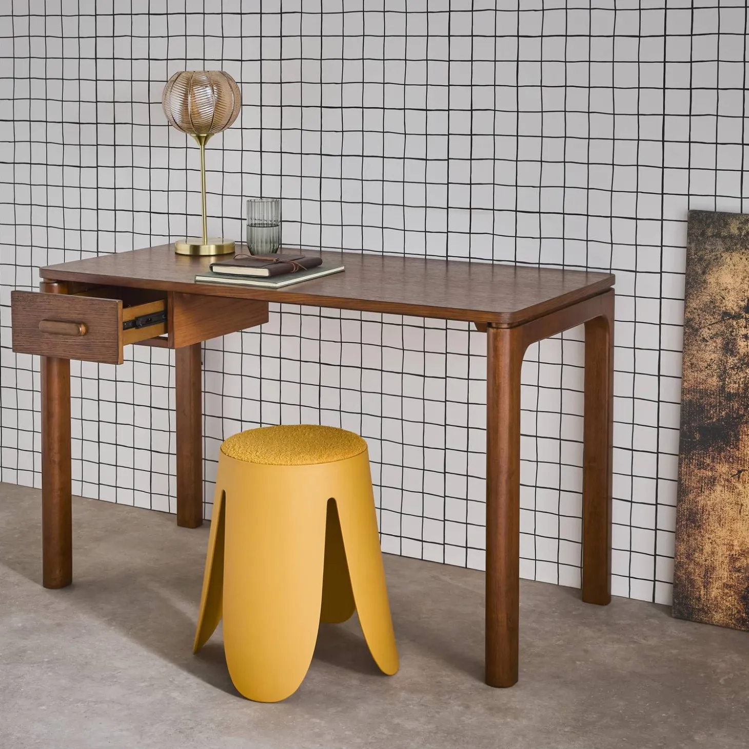 Bureau van rubberhout en eikenfineer, 1 lade