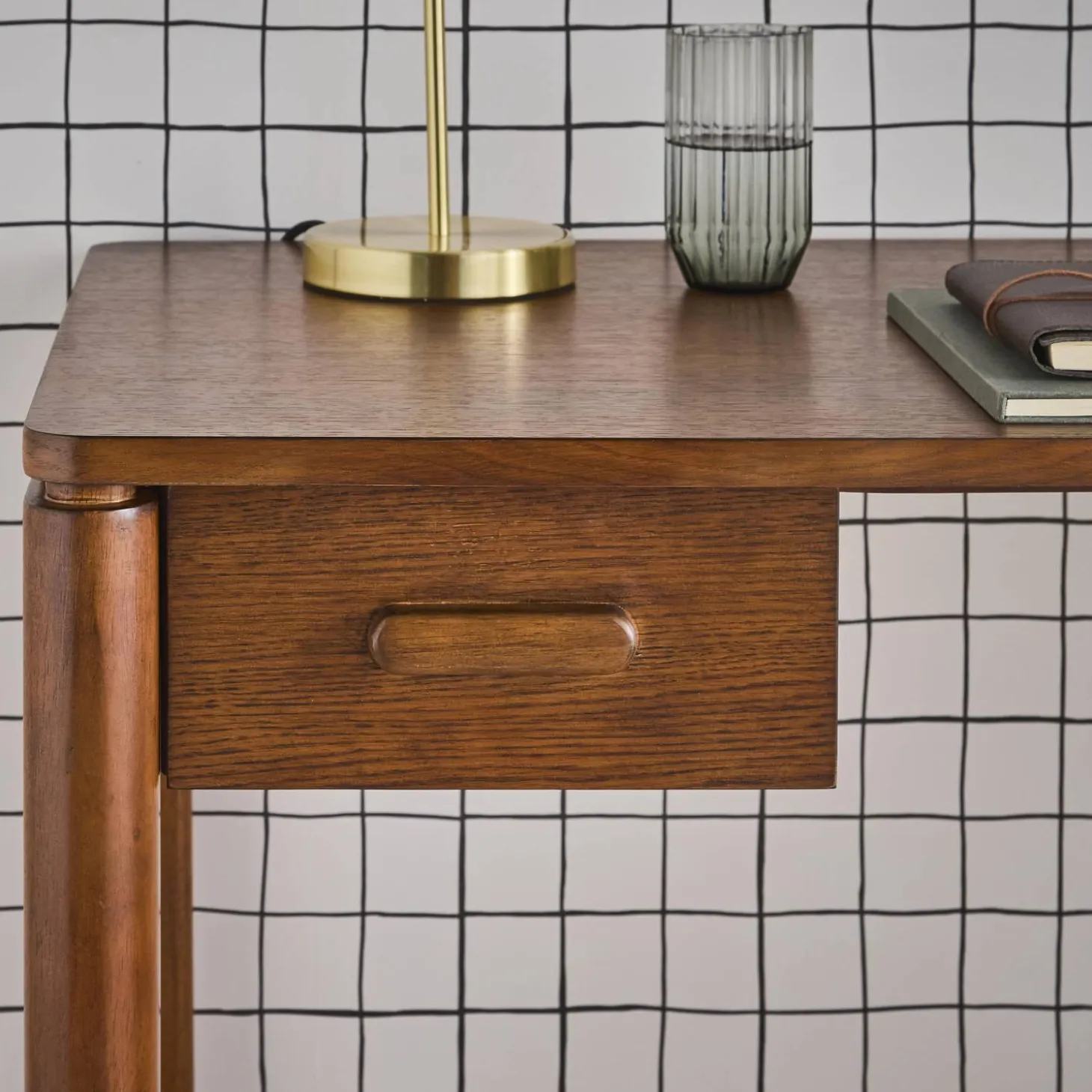 Bureau van rubberhout en eikenfineer, 1 lade