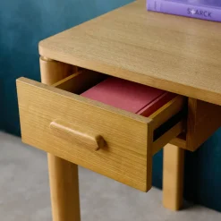 Bureau van rubberhout en eikenfineer, 1 lade
