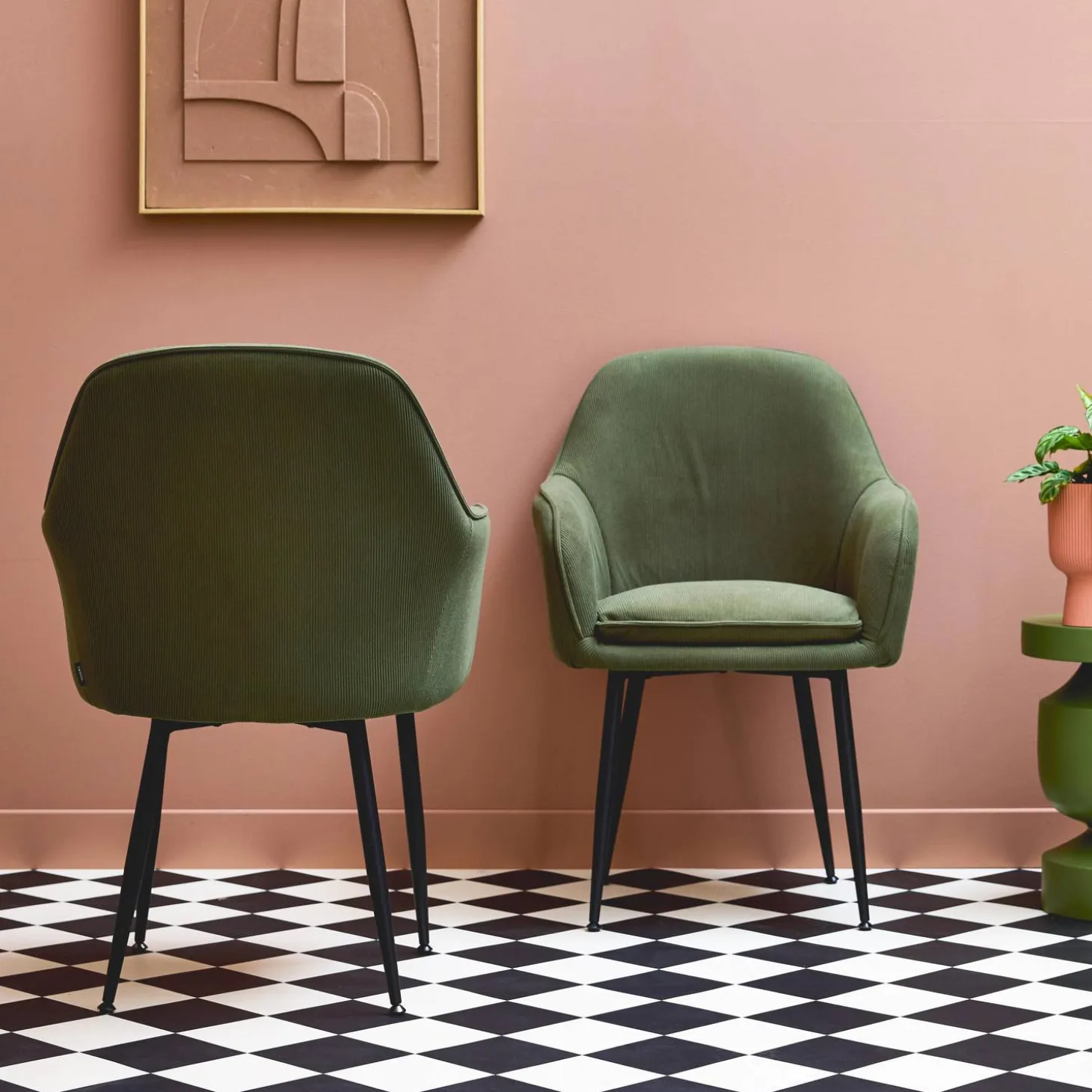 Corduroy fauteuil met matzwarte metalen poten (Set van 2)