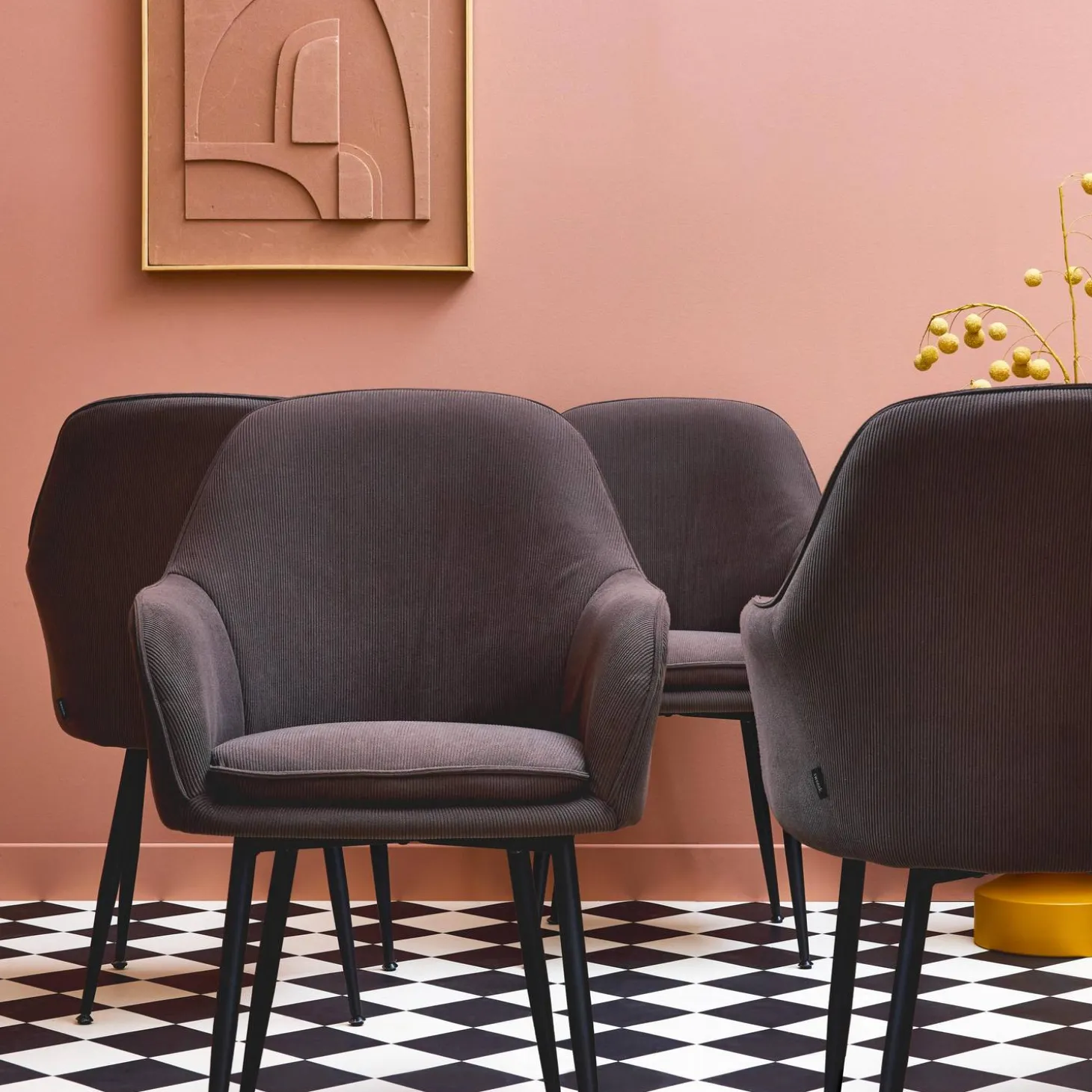 Corduroy fauteuil met matzwarte metalen poten (Set van 4)