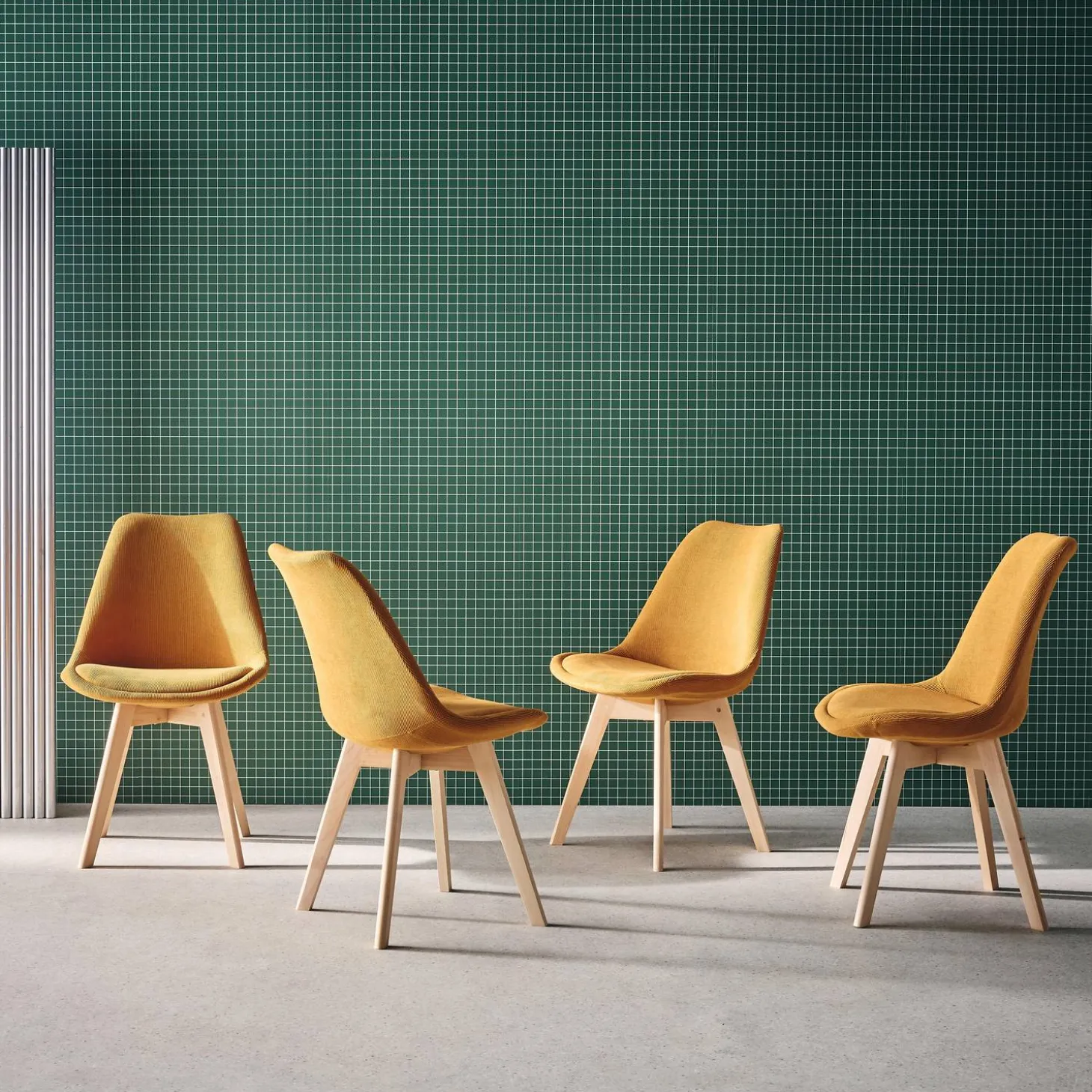 Corduroy Scandinavische stoelen met beukenhouten poten (set van 4)