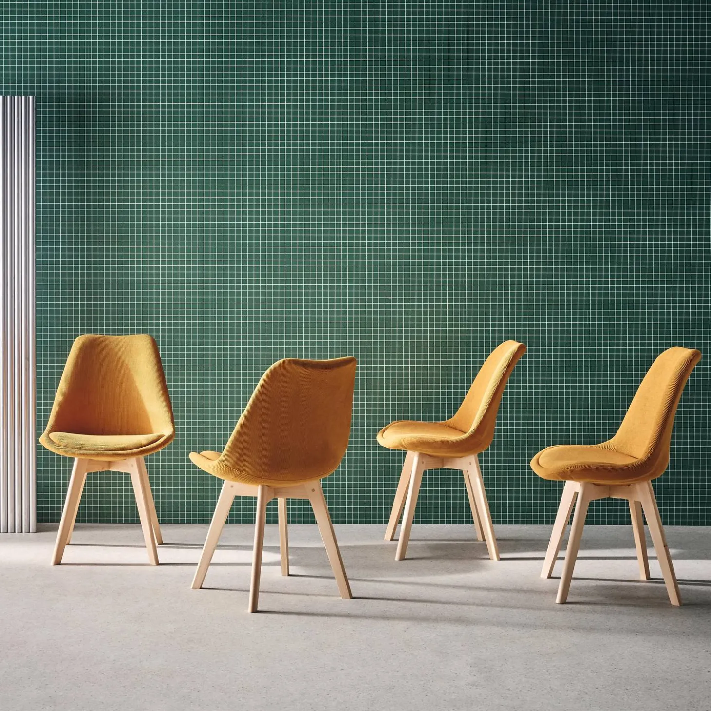 Corduroy Scandinavische stoelen met beukenhouten poten (set van 4)