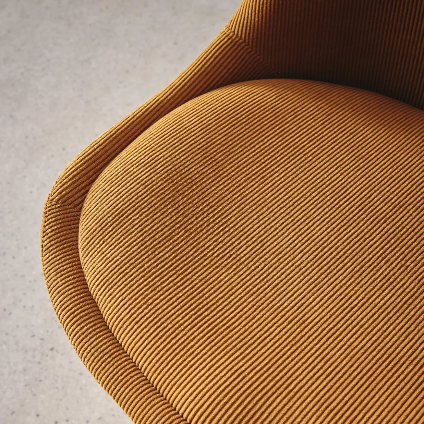 Corduroy Scandinavische stoelen met beukenhouten poten (set van 4)