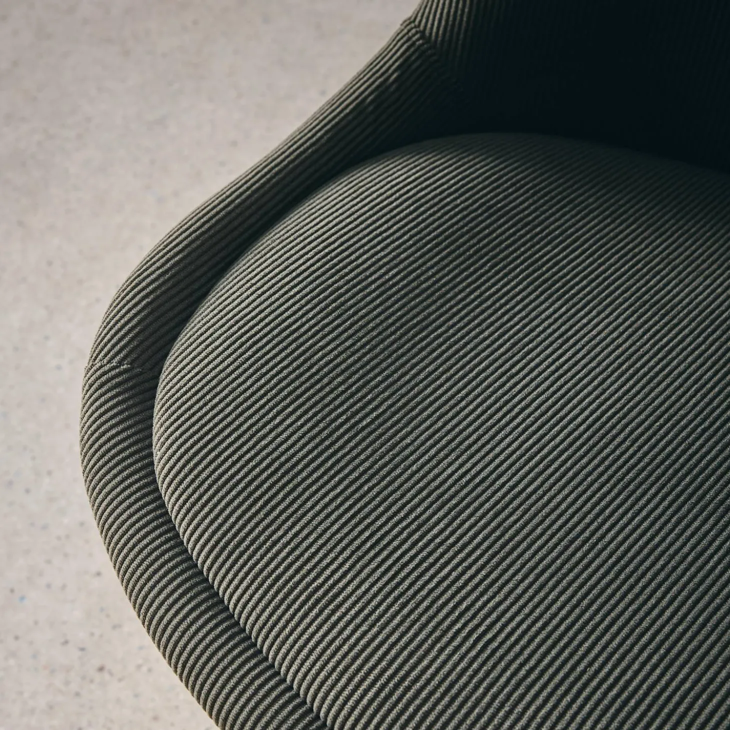 Corduroy Scandinavische stoelen met beukenhouten poten (set van 4)