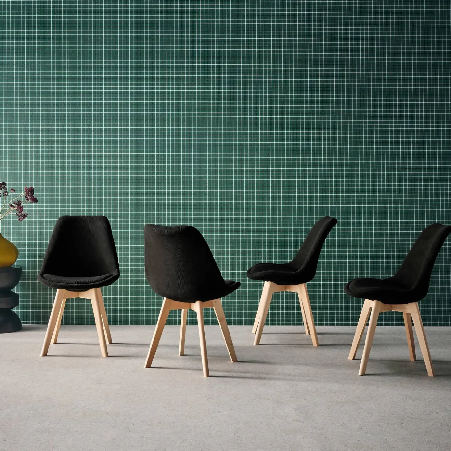 Corduroy Scandinavische stoelen met beukenhouten poten (set van 4)