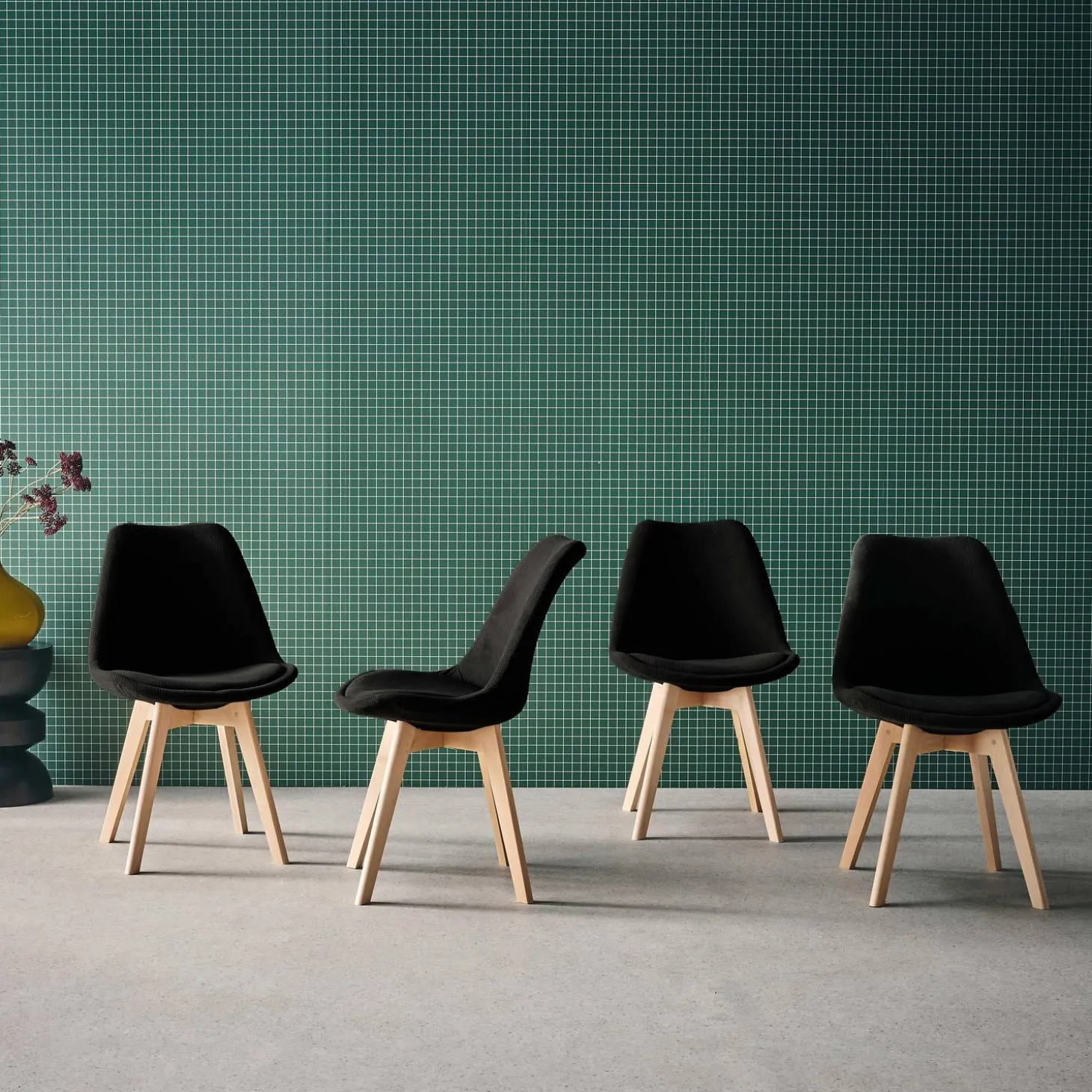 Corduroy Scandinavische stoelen met beukenhouten poten (set van 4)
