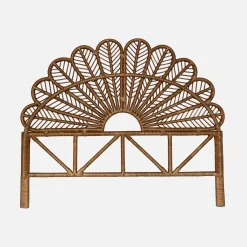 Donker rotan hoofdbord