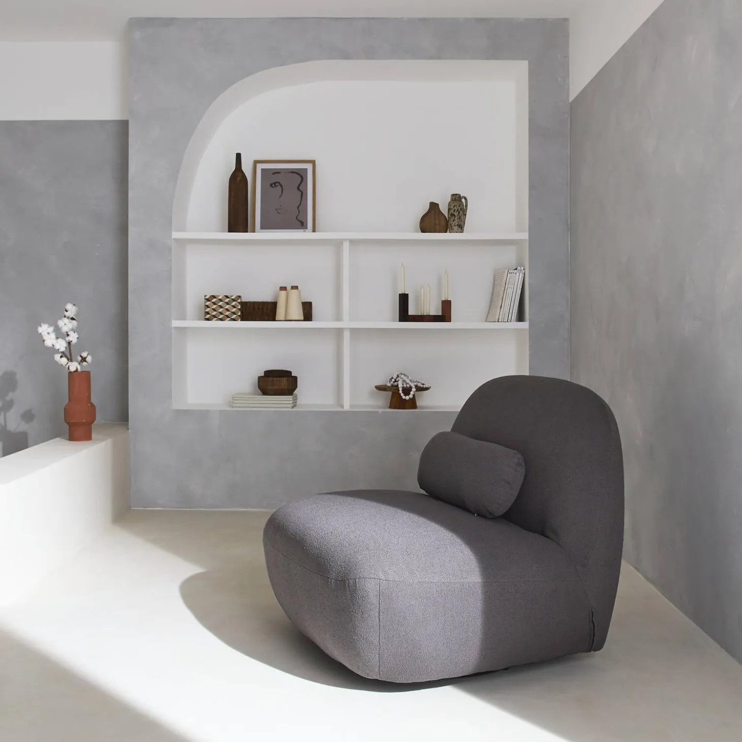 Draaiende fauteuil 360° met gestructureerde bouclette en metaal