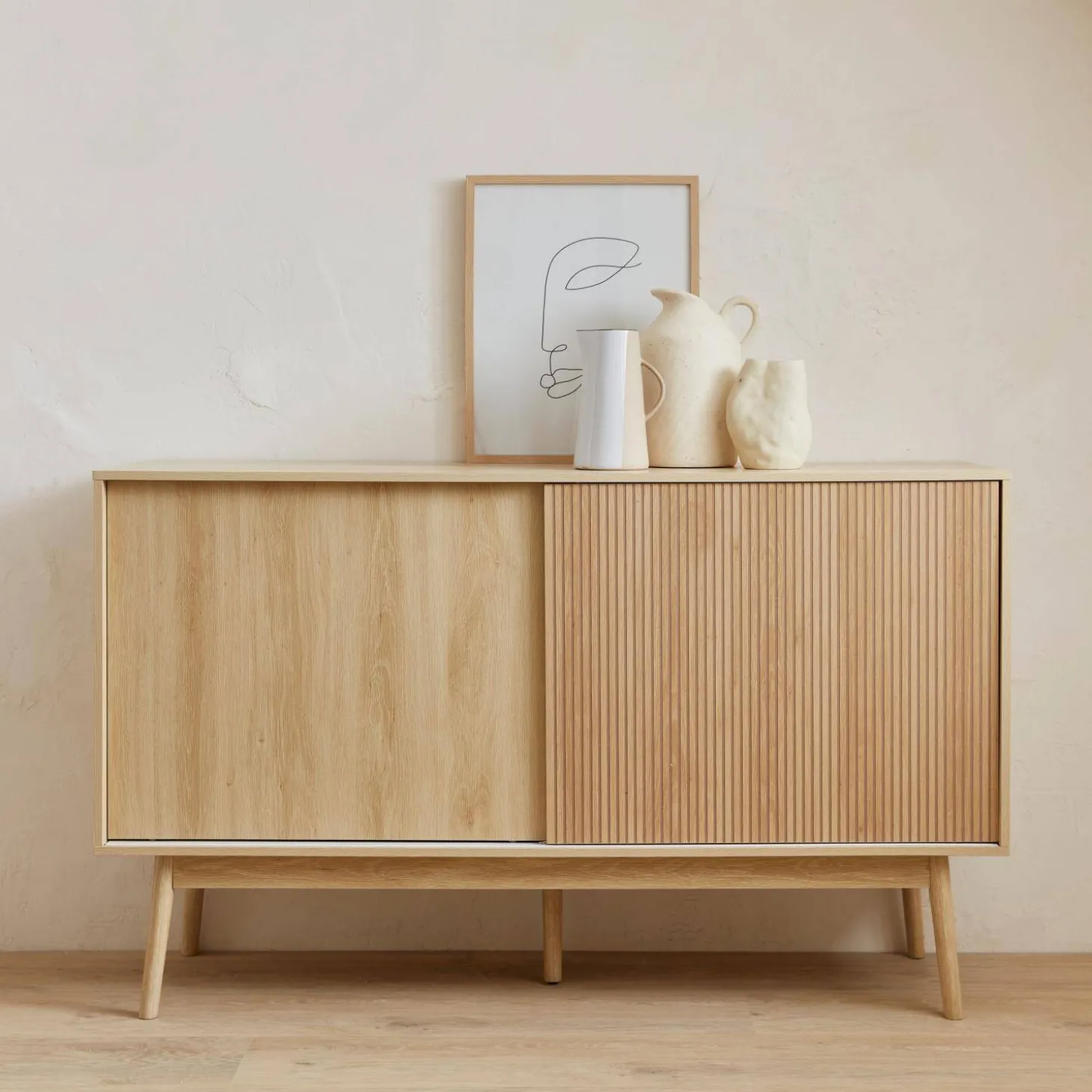 Dressoir 2 schuifdeuren houtdecor deels gegroefd 150cm