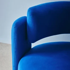 Driepoot fauteuil in viltachtig stof