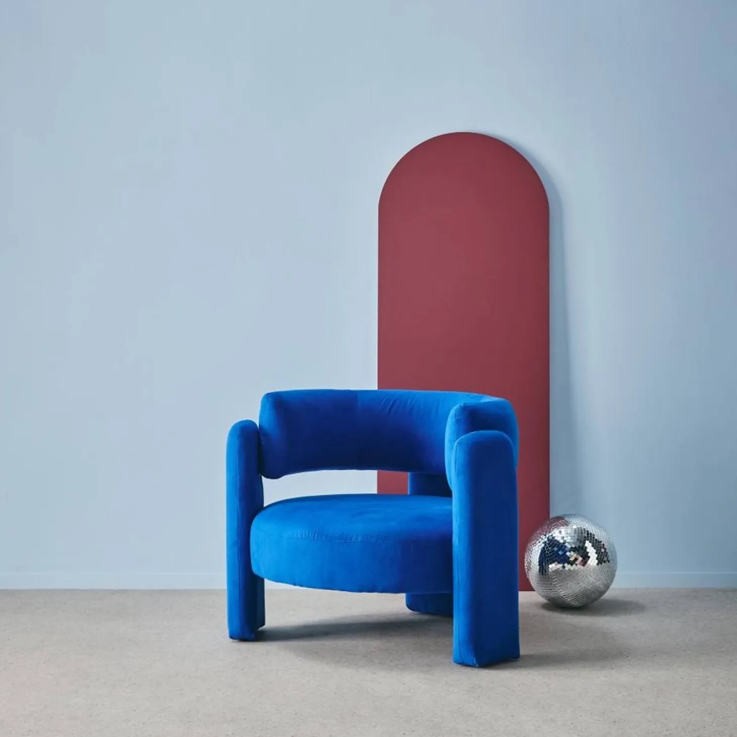 Driepoot fauteuil in viltachtig stof