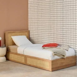 Eenpersoonsbed 90x190cm met lattenbodem hoofdbord en lades