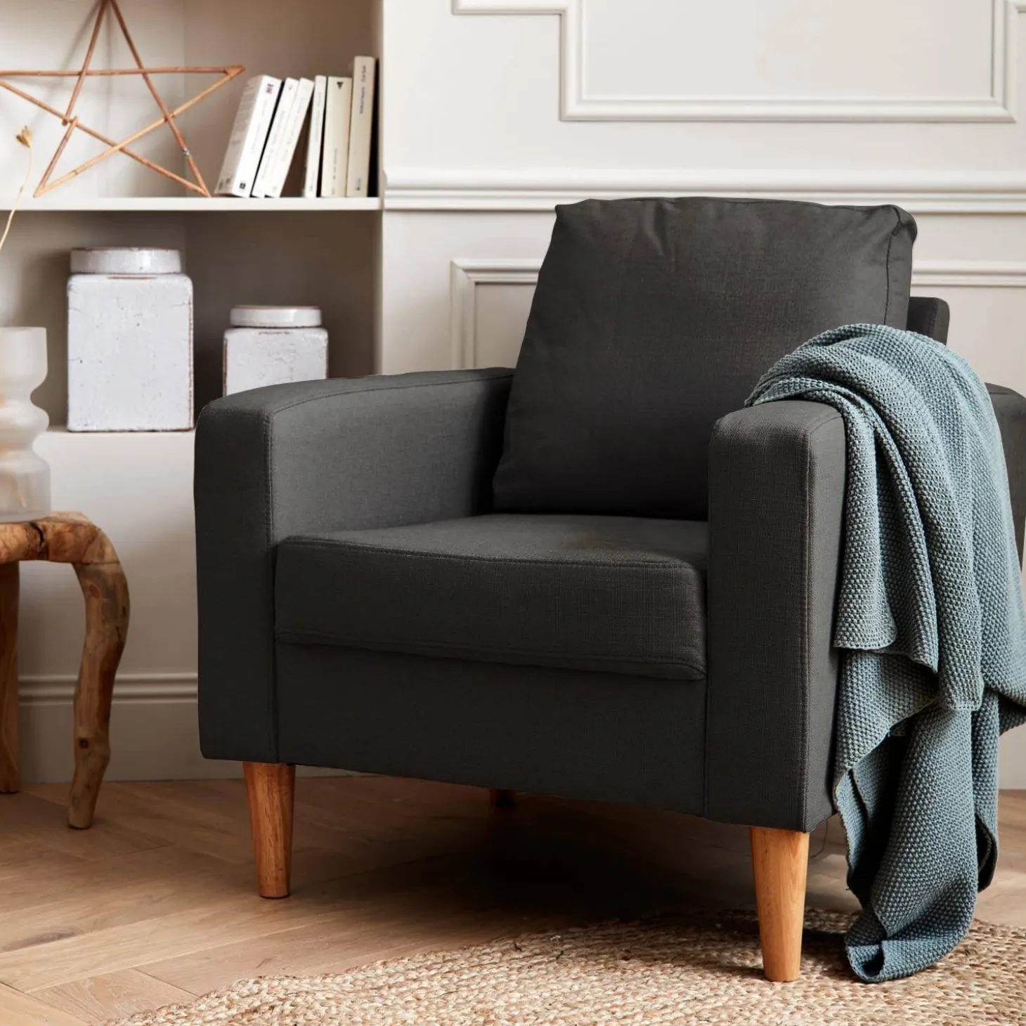 Fauteuil met houten poten