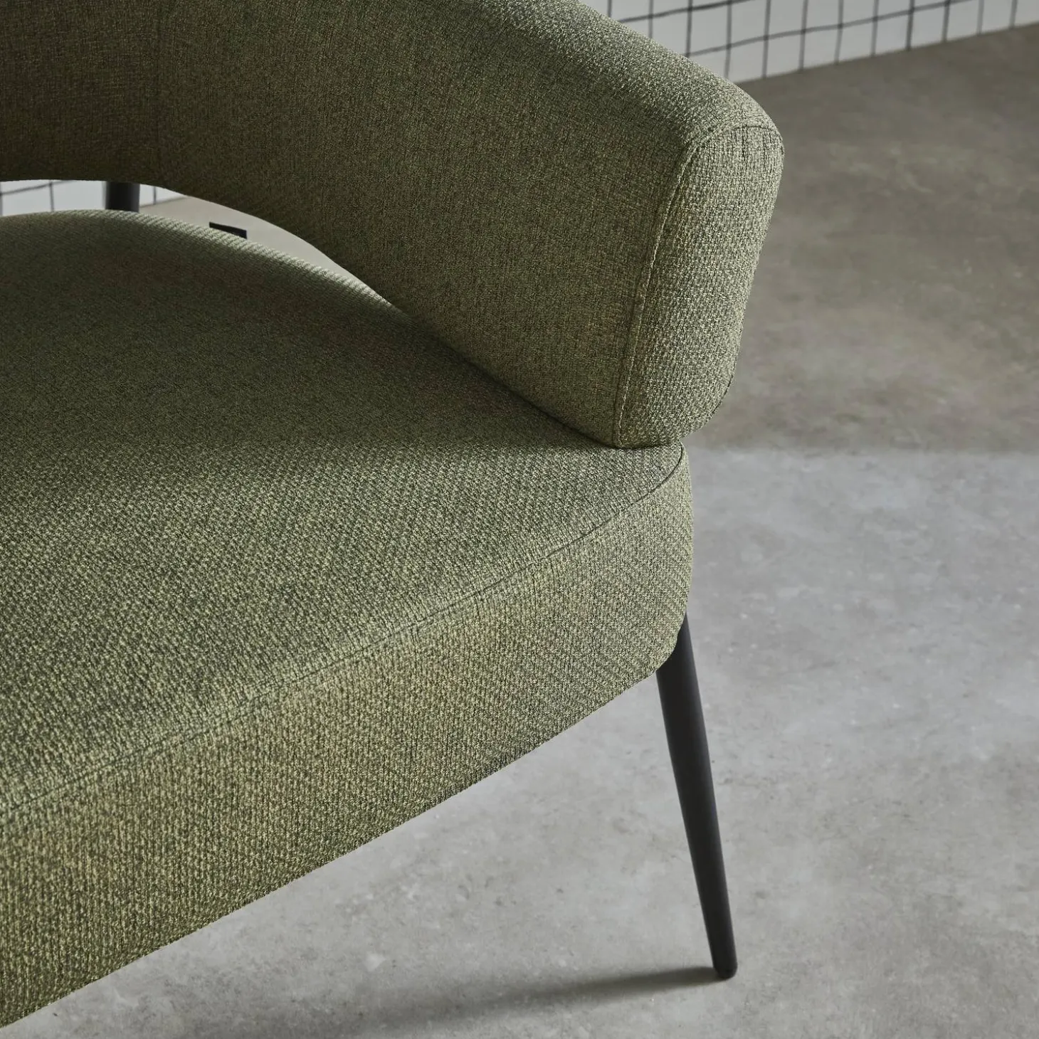 Fauteuil stof gebogen rugleuning metalen frame