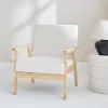 Fauteuil van hout met bouclé zitting