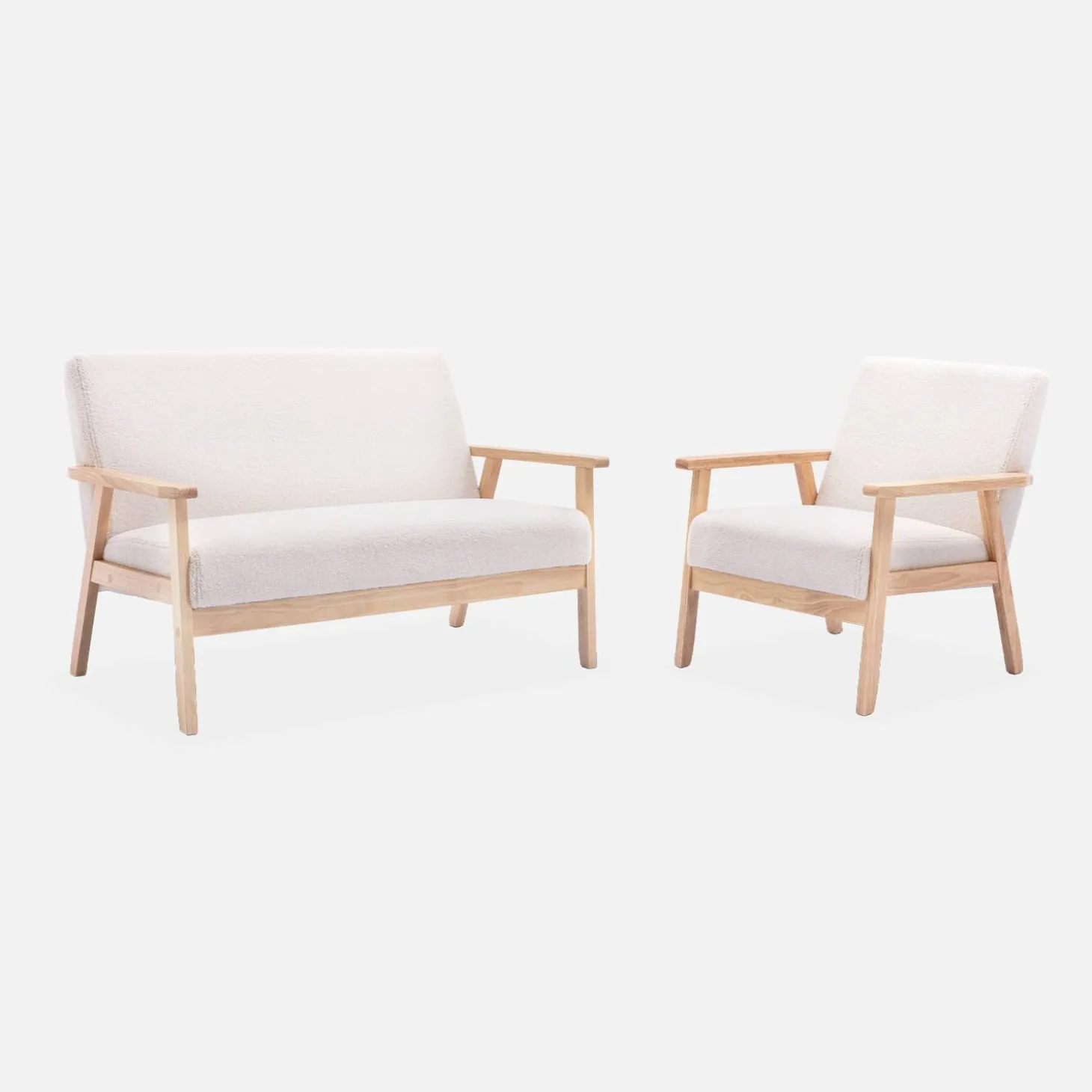 Fauteuil van hout met bouclé zitting