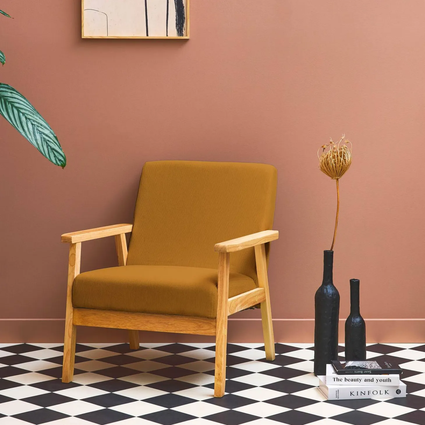 Fauteuil van hout met corduroy zitting