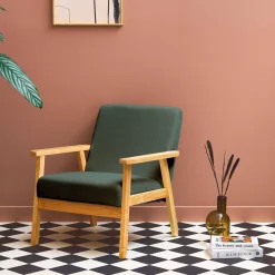 Fauteuil van hout met corduroy zitting