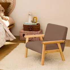Fauteuil voor kinderen van hout en bouclé